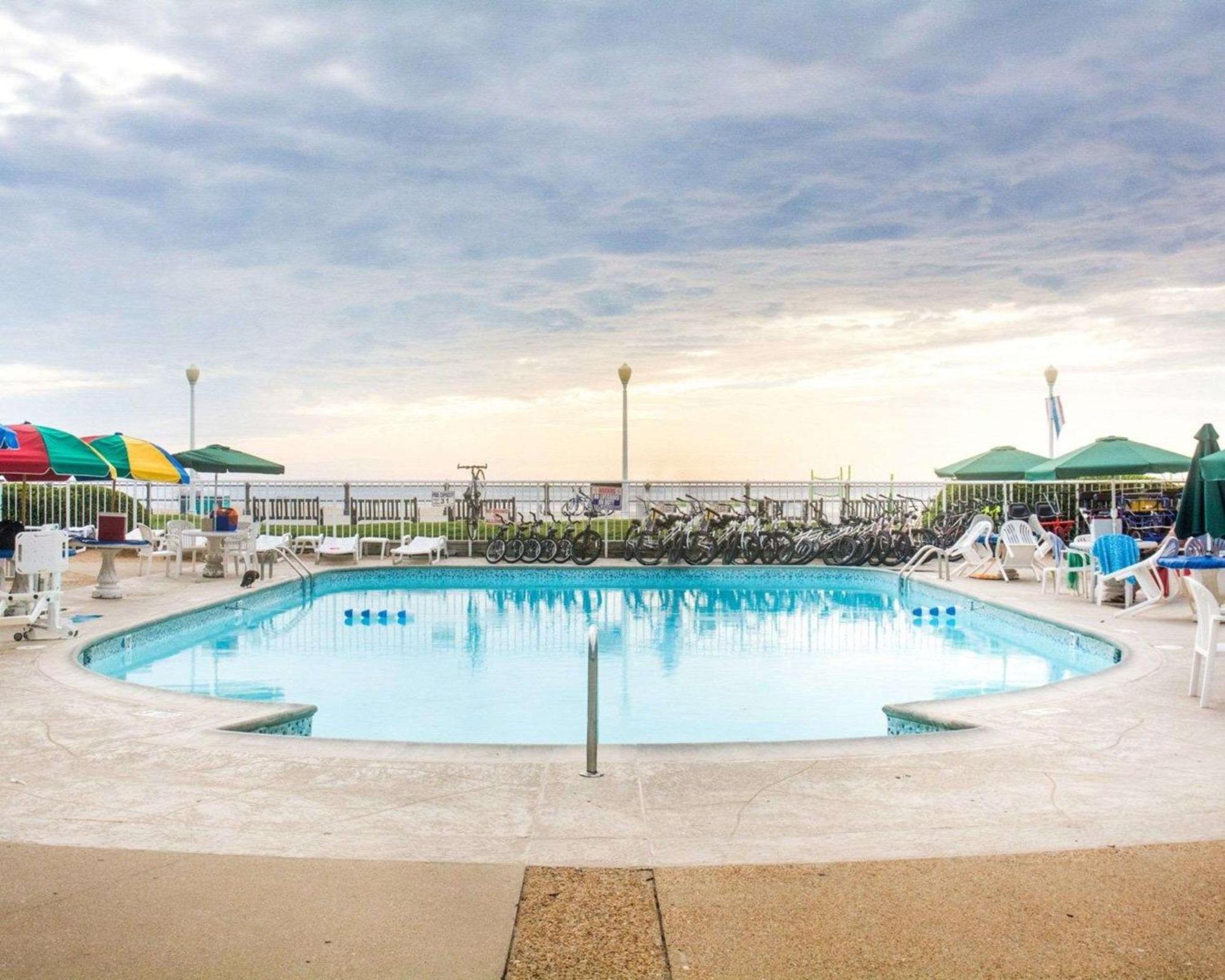 Hotel Boardwalk 705 Virginia Beach Exterior photo
