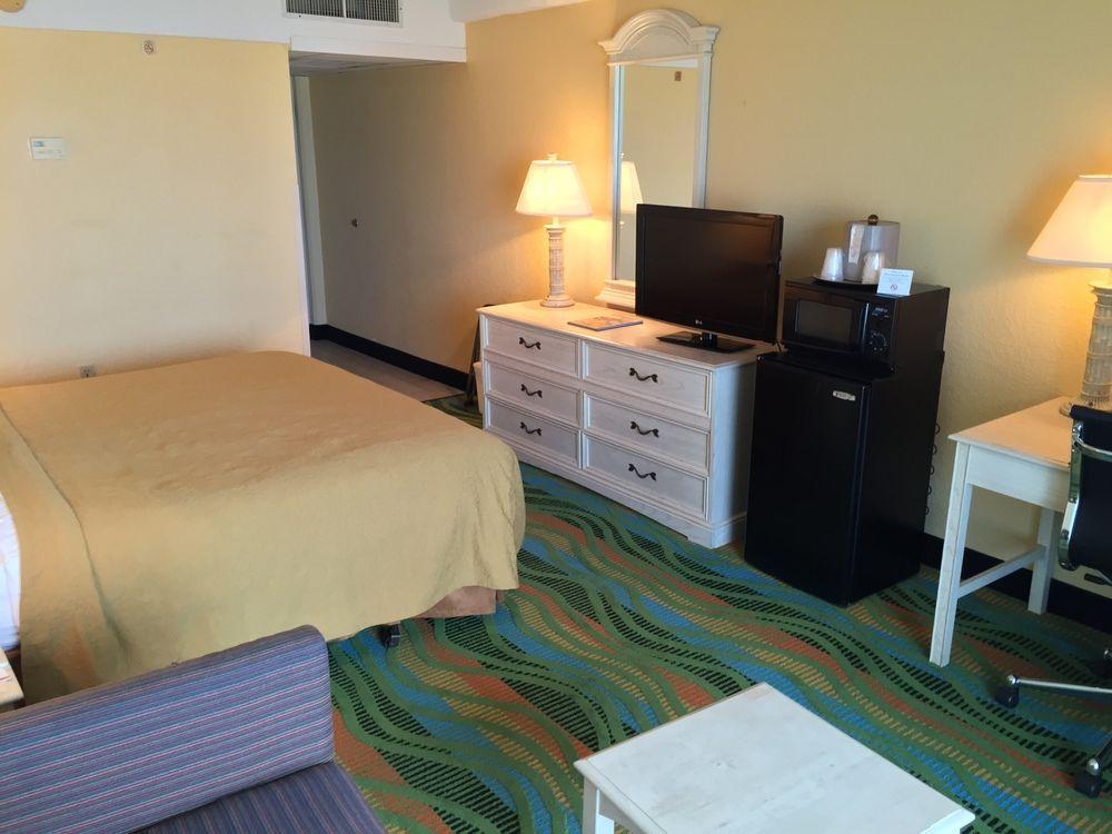 Hotel Boardwalk 705 Virginia Beach Exterior photo